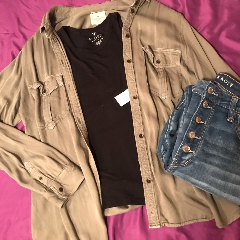 American Eagle tank top NWT (M)